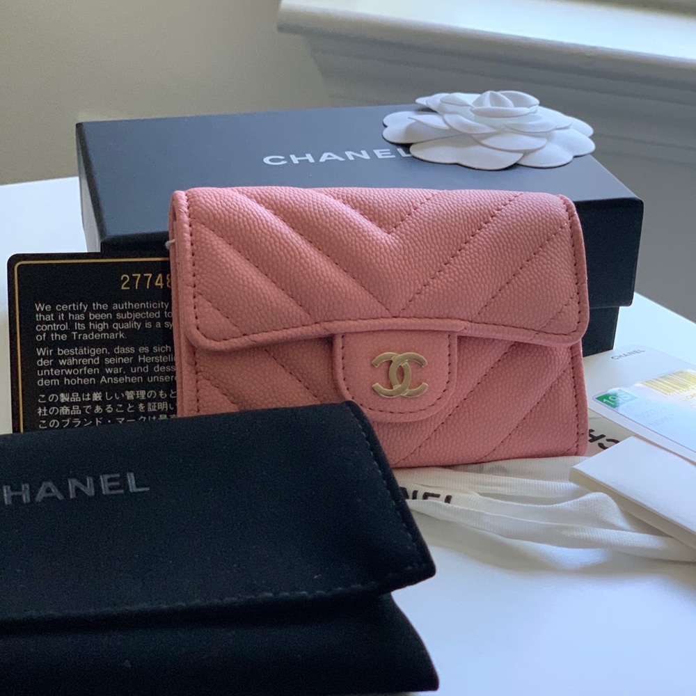 CHANEL **New**🦄 card holder/wallet 19S pink Matte